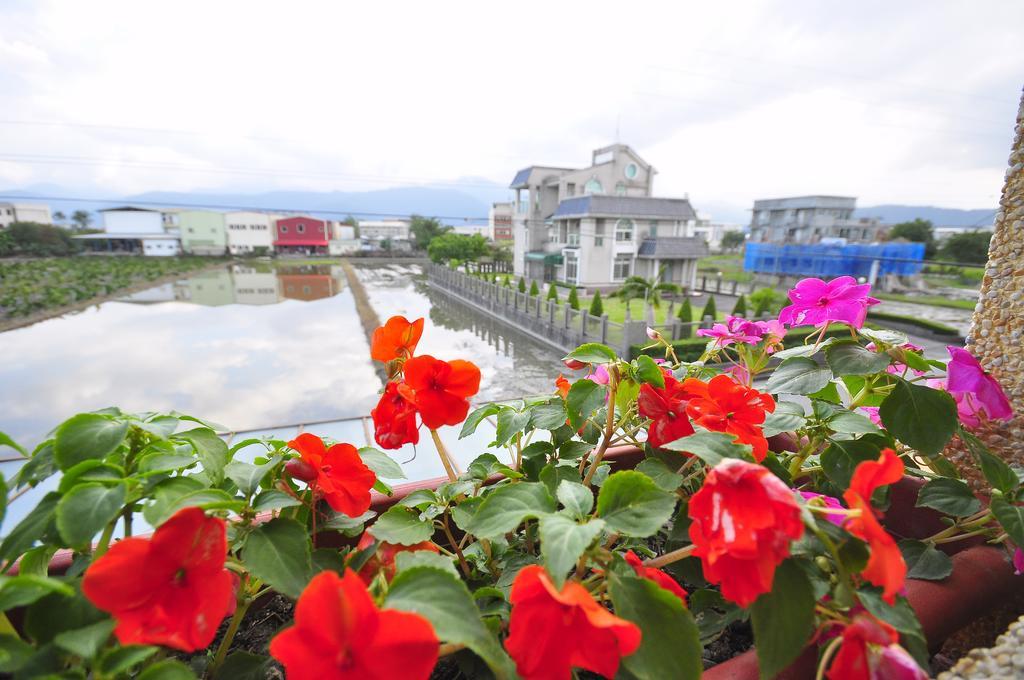 Happy Orange Homestay Yilan Ngoại thất bức ảnh